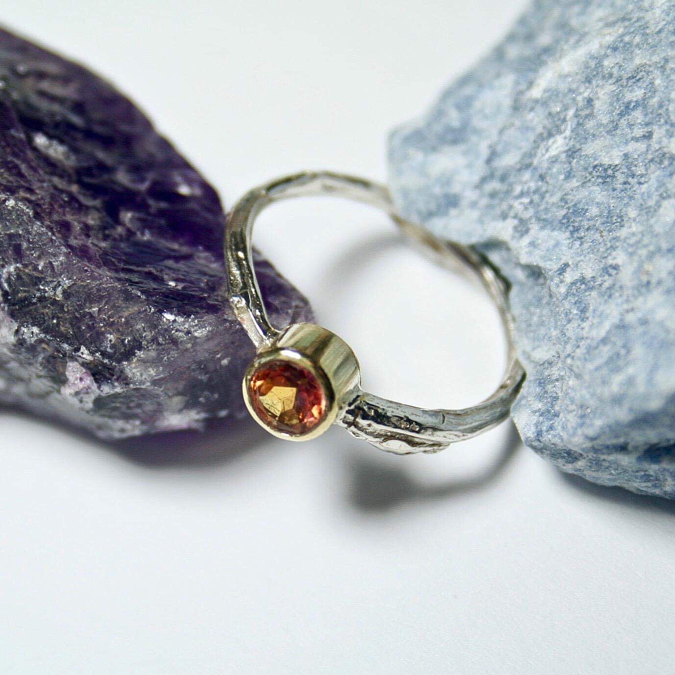 Cast willow ring with fire opal in gold