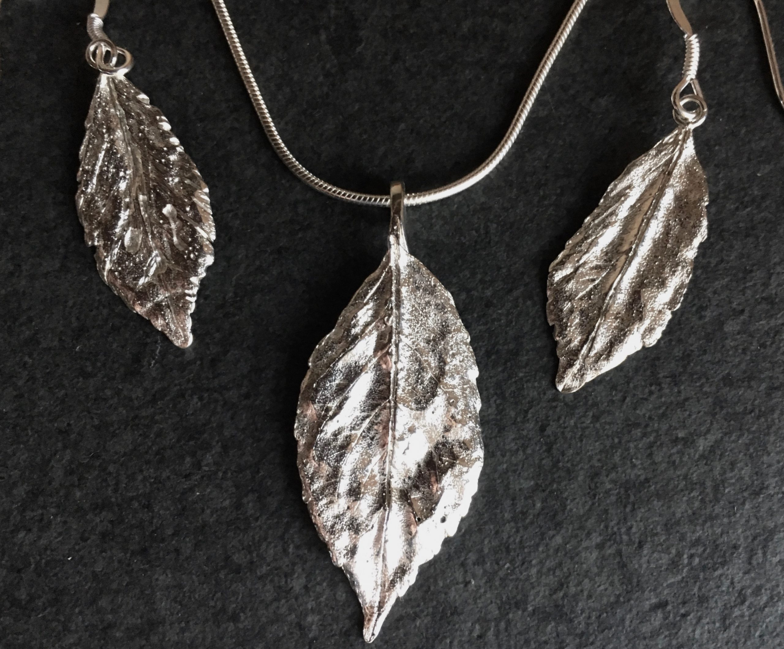Cherry tree leaf set
