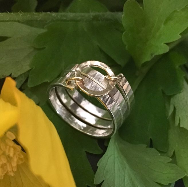 Hammered Three Spiral Ring With Gold Links - Image 3
