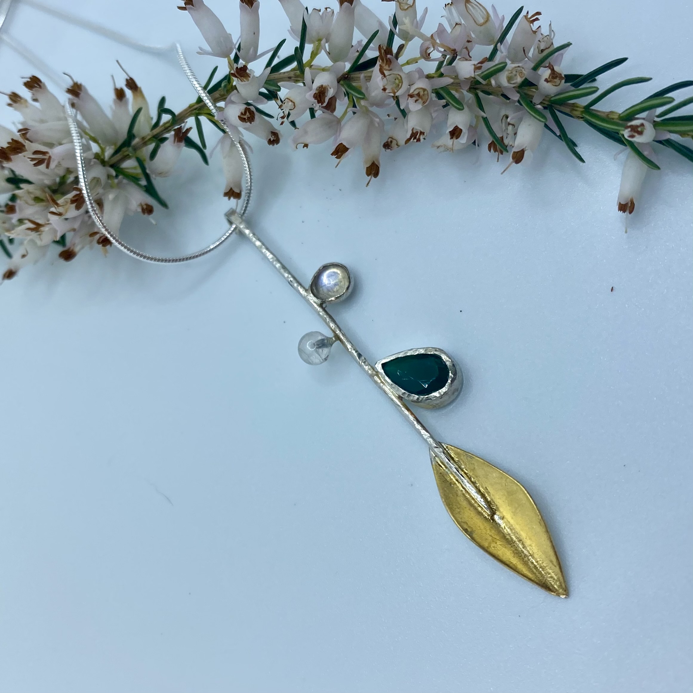 Botanics stem pendant with agate & moonstone