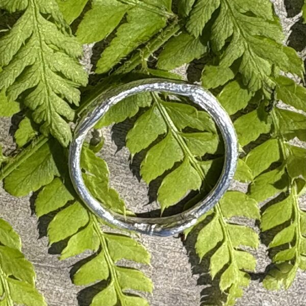 Single cast willow ring band - Image 5