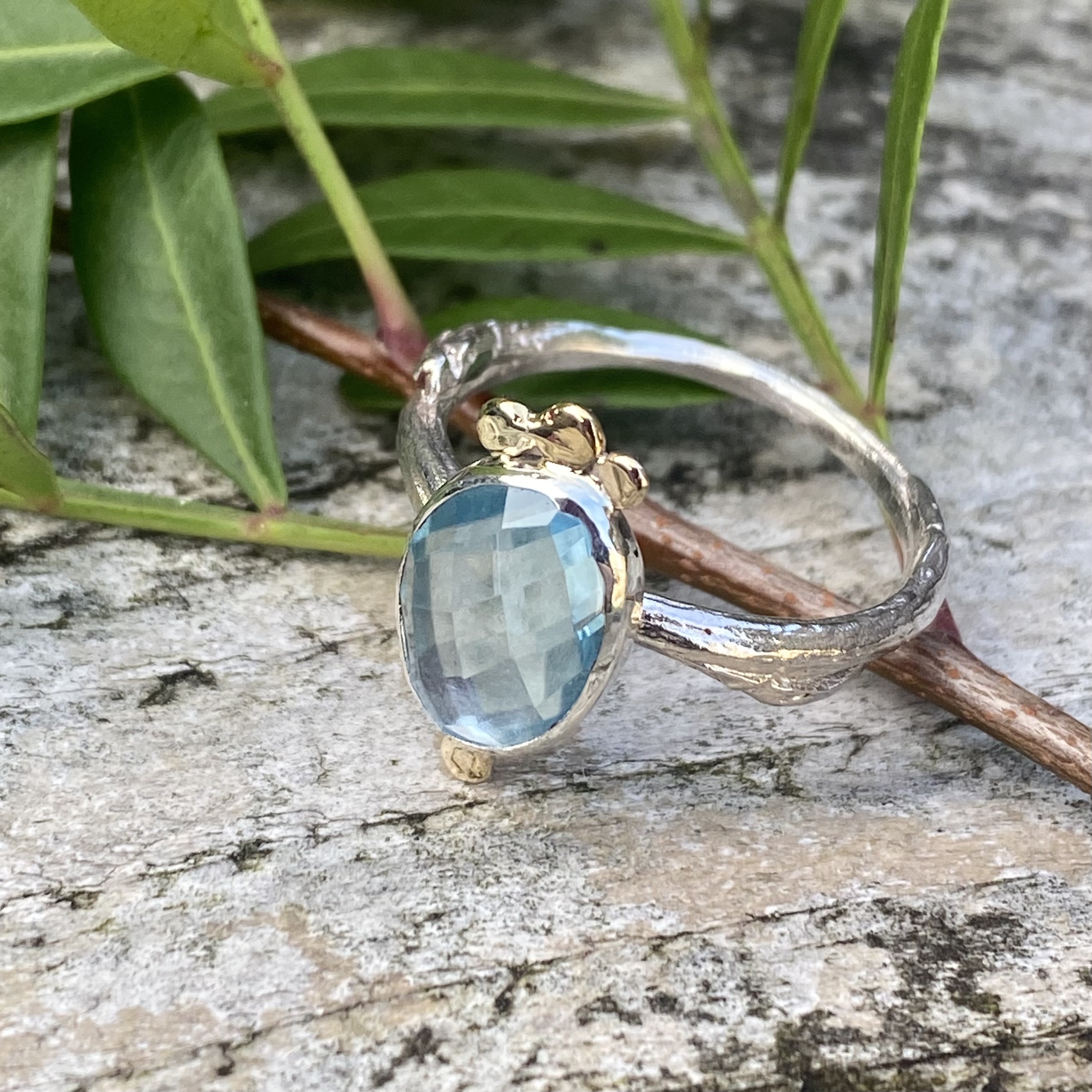 topaz crown willow ring