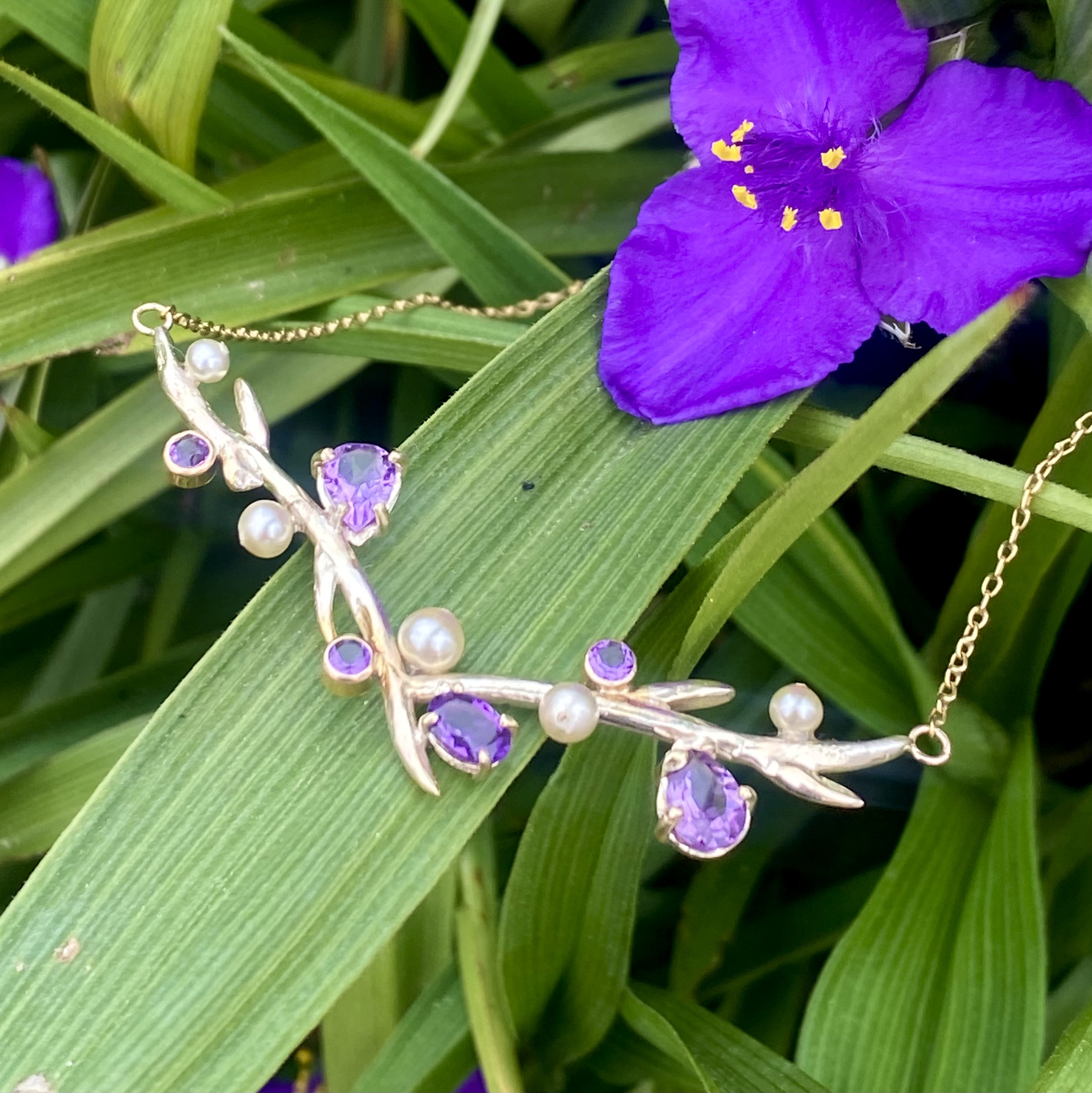 Gold amethyst and pearl neckpiece