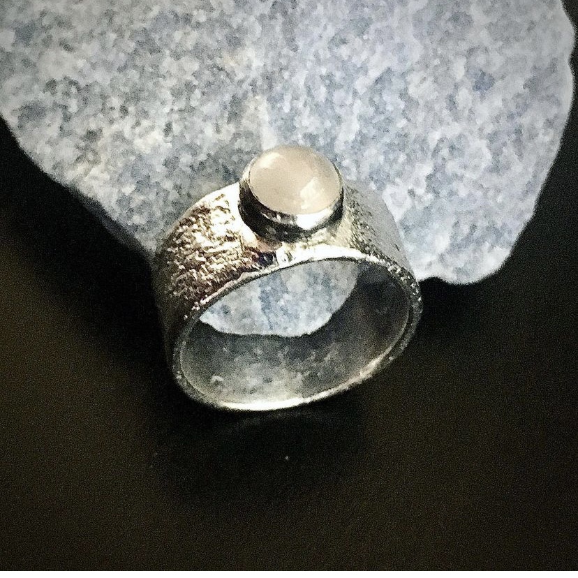 Reticulated silver and moonstone ring