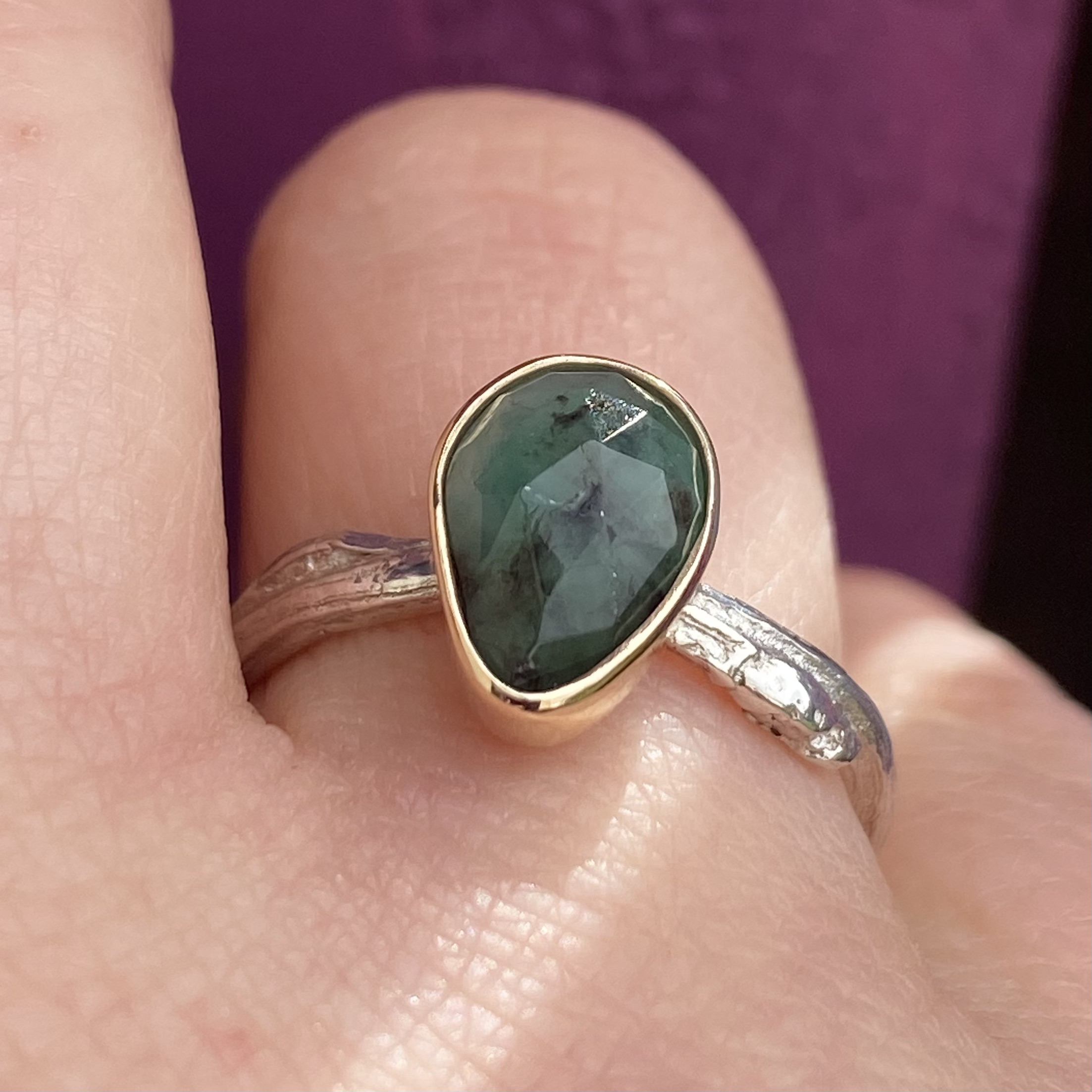 Freeform moss emerald willow ring