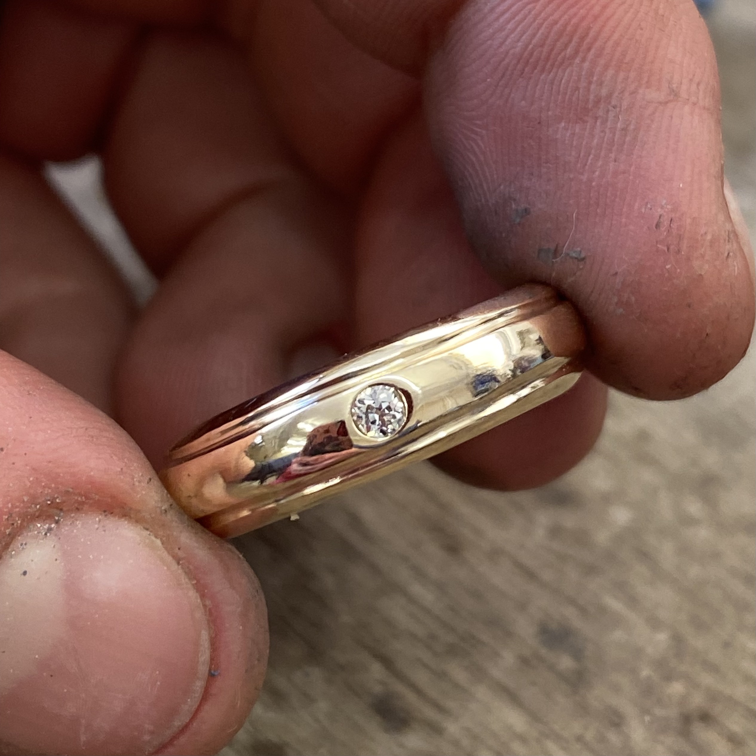 Gold diamond wedding ring